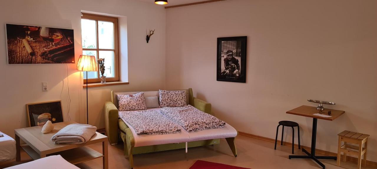Wolfis Appartement Neusiedl an der Zaya Esterno foto
