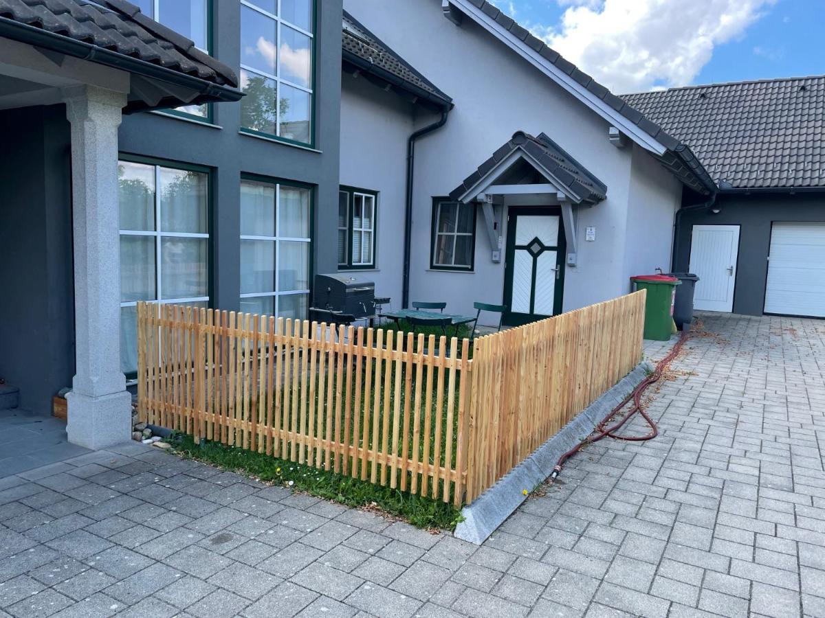 Wolfis Appartement Neusiedl an der Zaya Esterno foto