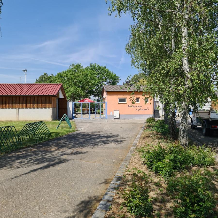 Wolfis Appartement Neusiedl an der Zaya Esterno foto
